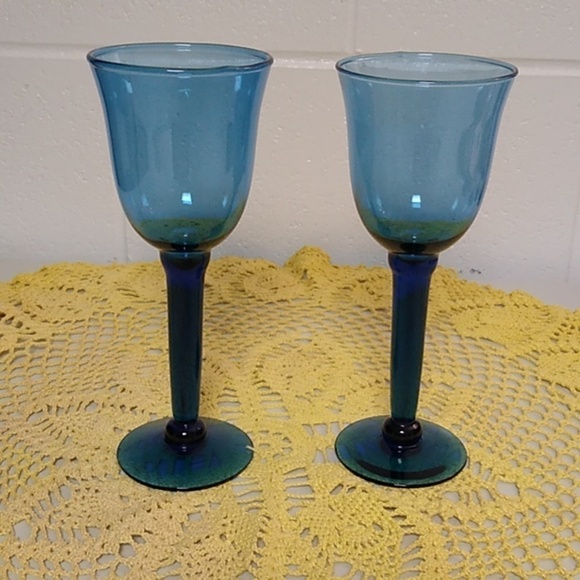 Set of 2 COBALT BLUE HAND BLOWN GLASS WINE, WATER, GLASSES, 9" TALL 3 1/… - Picture 9 of 9